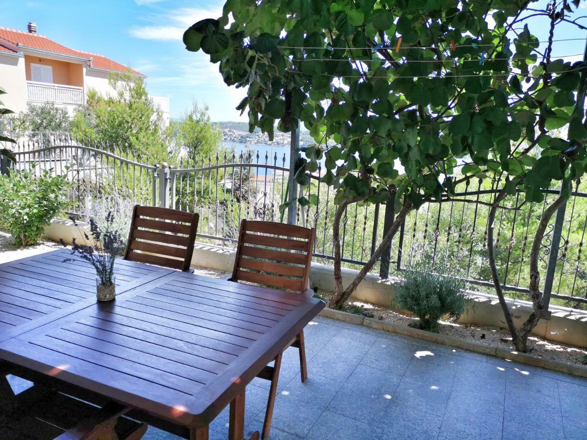 טרוגיר Villa Panorama Seget מראה חיצוני תמונה